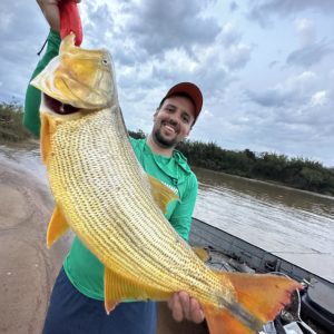 Em Porto Camargo o rio está para peixe. Aproveite!