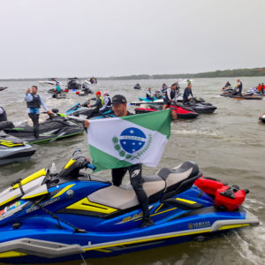 Caravana náutica de jetskis que passou por Porto Camargo percorreu 400 km pelo Rio Paraná